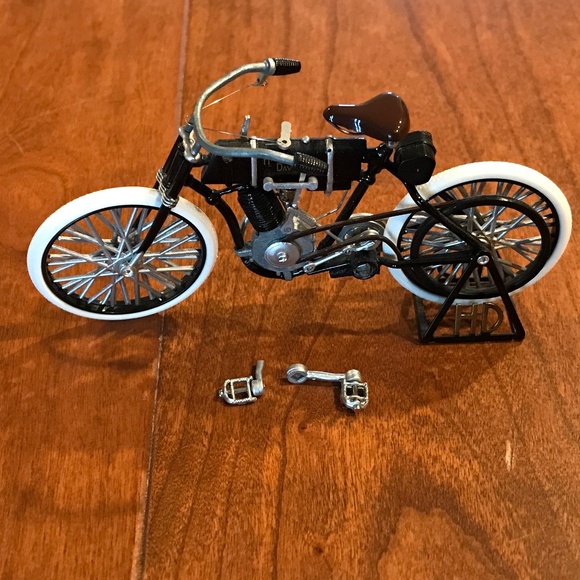 HARLEY-DAVIDSON 1903-1904 LIMITED EDITION MINI RELICA WITH ORIGINAL TIN - Picture 4 of 5